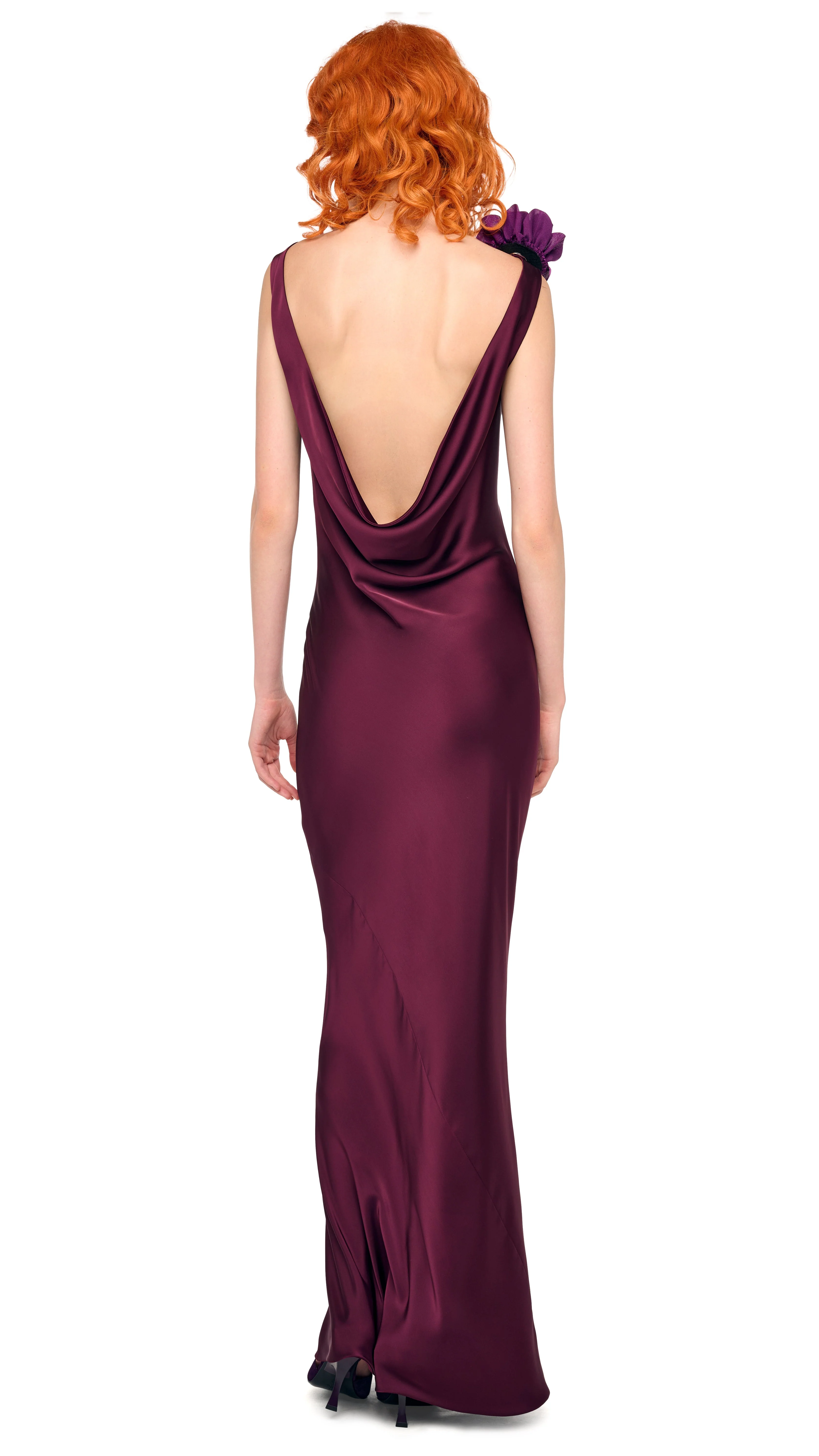 SLEEVELESS LOW BACK DRAPE GOWN