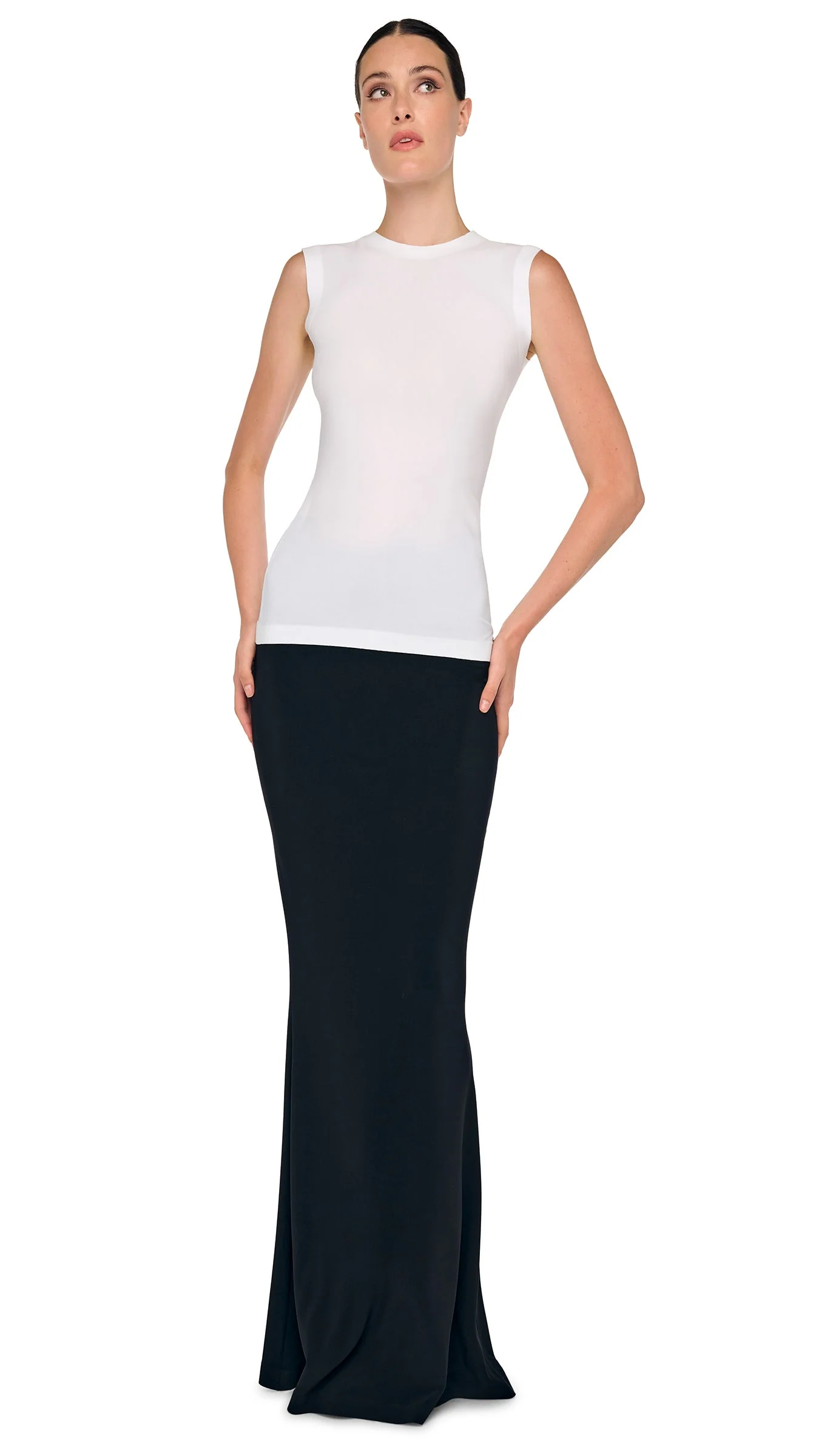 SLEEVELESS TOP